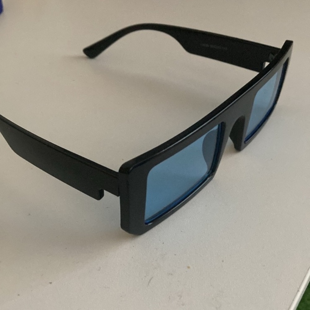 Sunglasses Bundle - image 2